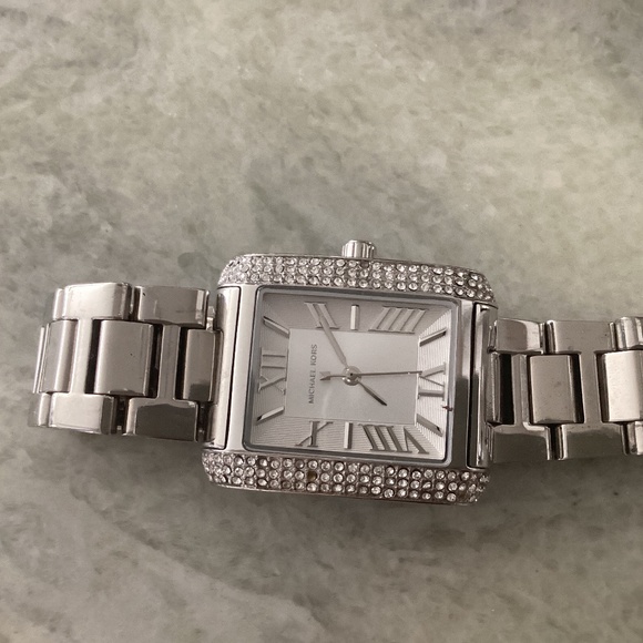 Micheal kors watch - Picture 1 of 2